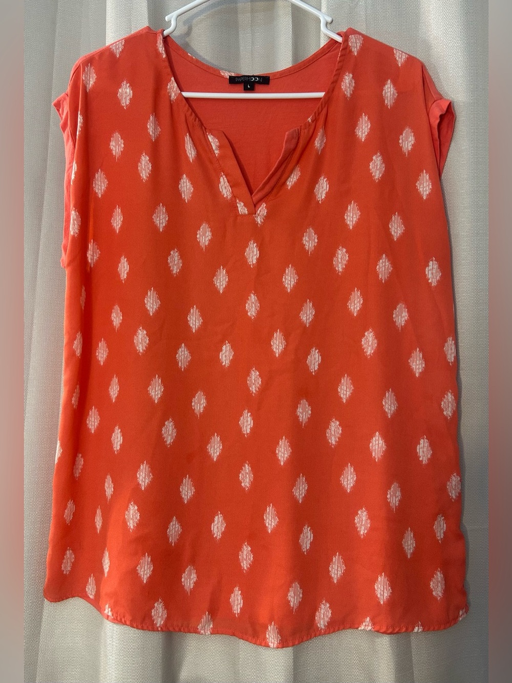 Papermoon Mixed Media Top Blouse L Coral
Orange White Diamond Ikat V-Neck